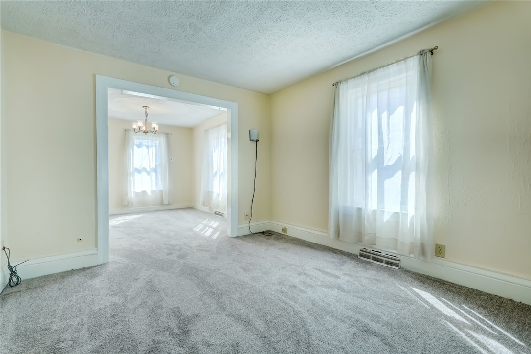 176 Middlesex Road Rochester, NY 14610 - Photo 7 of 40