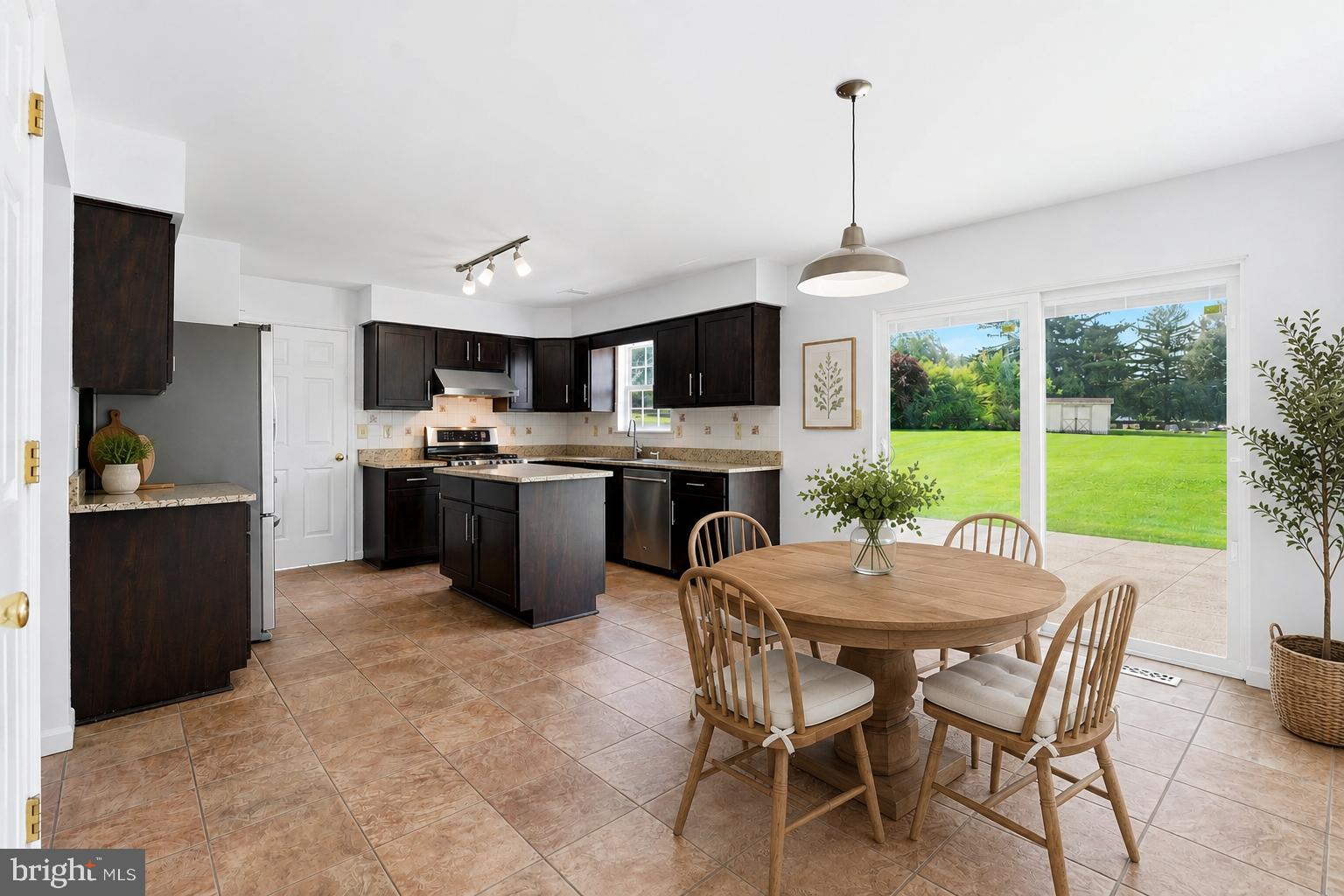 218 Strassburger Road Perkasie, PA 18944 - Photo 2 of 39 Virtually Staged Eat-In Kitchen Area