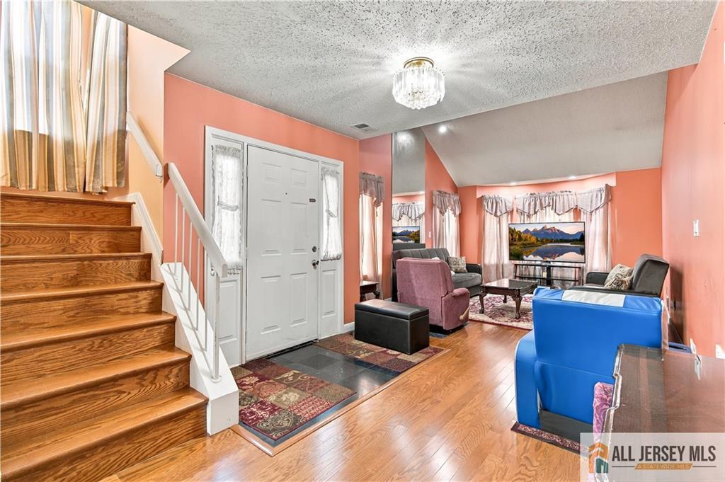 98 Orion Road Piscataway, NJ 08854 - Photo 4 of 32 Gallery Image 4