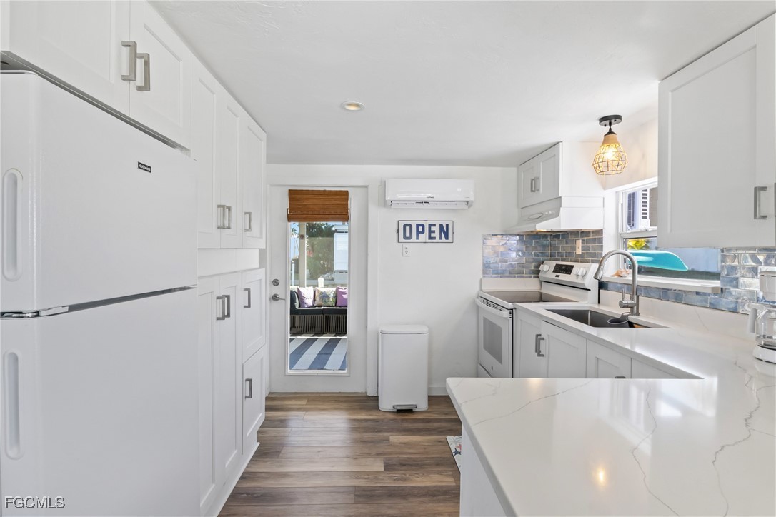 2649 Coco Plum Drive Matlacha, FL 33993 - Photo 11 of 27