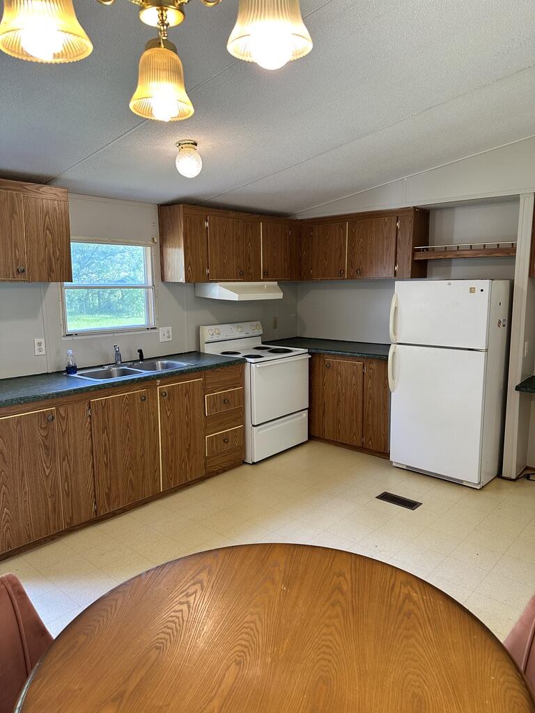 8438 County Line Road Adams Run, SC 29426 - Photo 5 of 50 58545720-D6BD-419E-AF8A-25DE084F0A0A_1_1