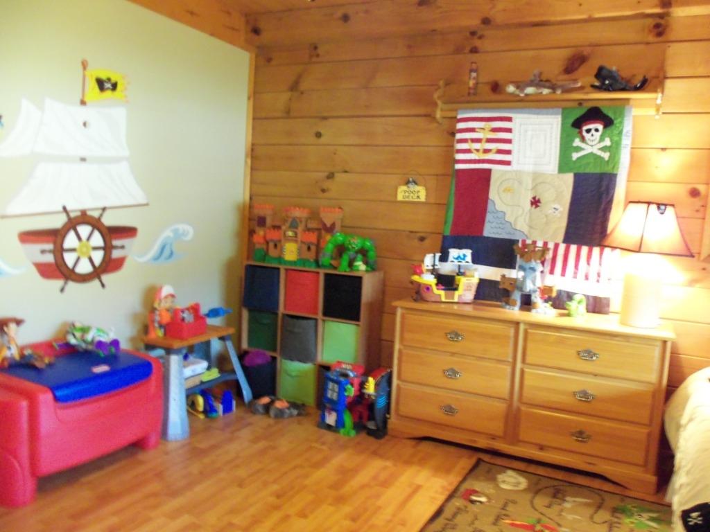 907 Zirkle Road Dandridge, TN 37725 - Photo 11 of 34 Bedroom 2