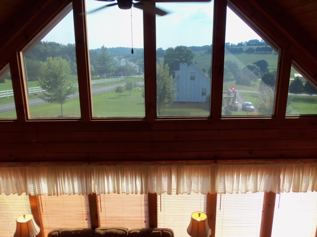 907 Zirkle Road Dandridge, TN 37725 - Photo 12 of 34 Master View