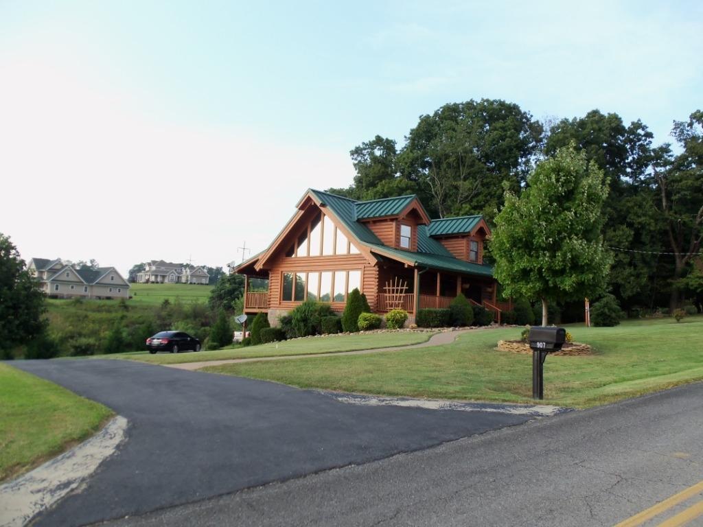 907 Zirkle Road Dandridge, TN 37725 - Photo 29 of 34 Left Front