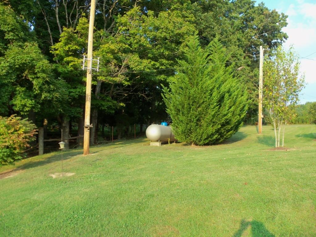 907 Zirkle Road Dandridge, TN 37725 - Photo 34 of 34 Propane Tank