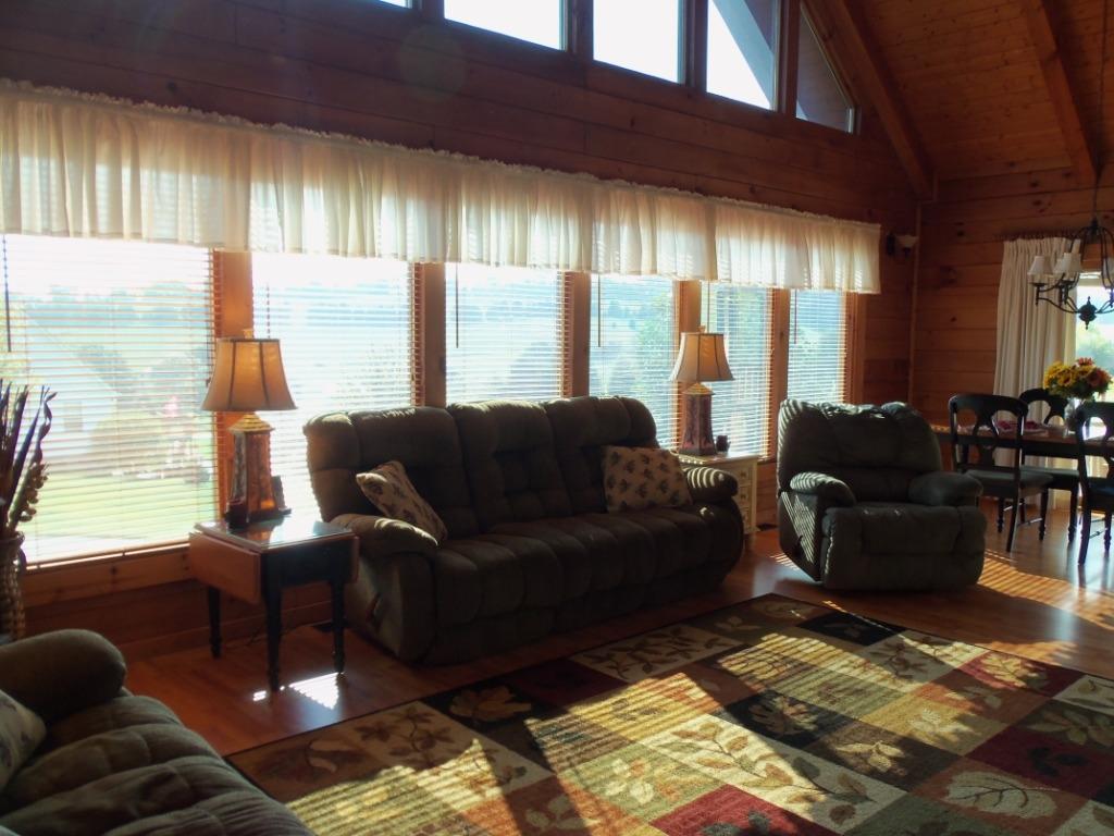 907 Zirkle Road Dandridge, TN 37725 - Photo 6 of 34 Great Room
