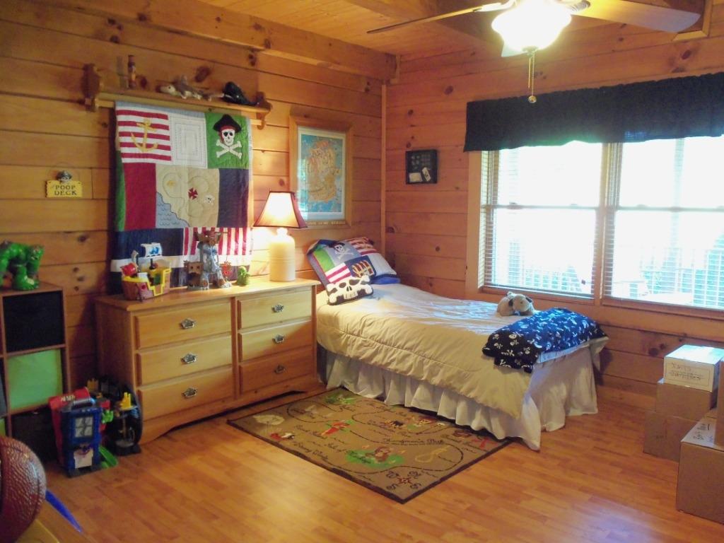 907 Zirkle Road Dandridge, TN 37725 - Photo 10 of 34 Bedroom 2