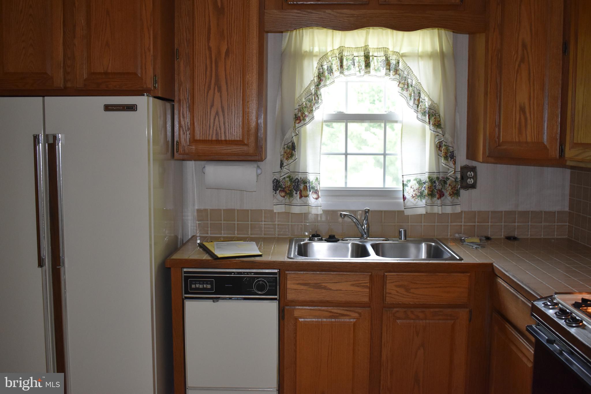 311 Garnett Road Joppa, MD 21085 - Photo 8 of 17 KITCHEN