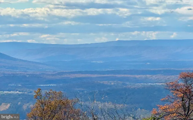 $549,000 | 3 Lee Drive, Linden, VA 22642