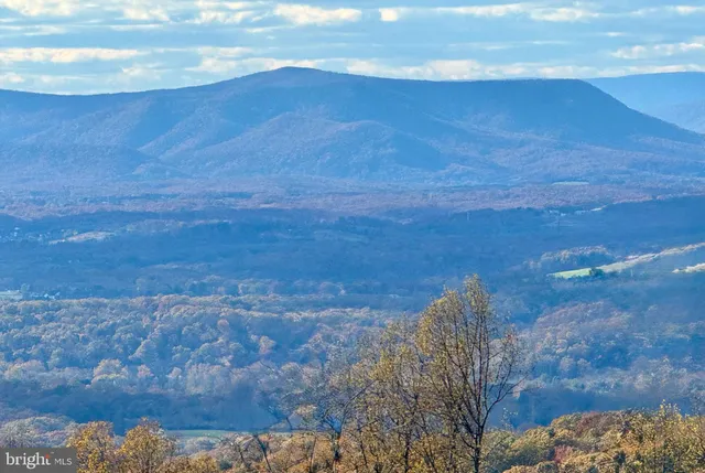 $549,000 | 3 Lee Drive, Linden, VA 22642