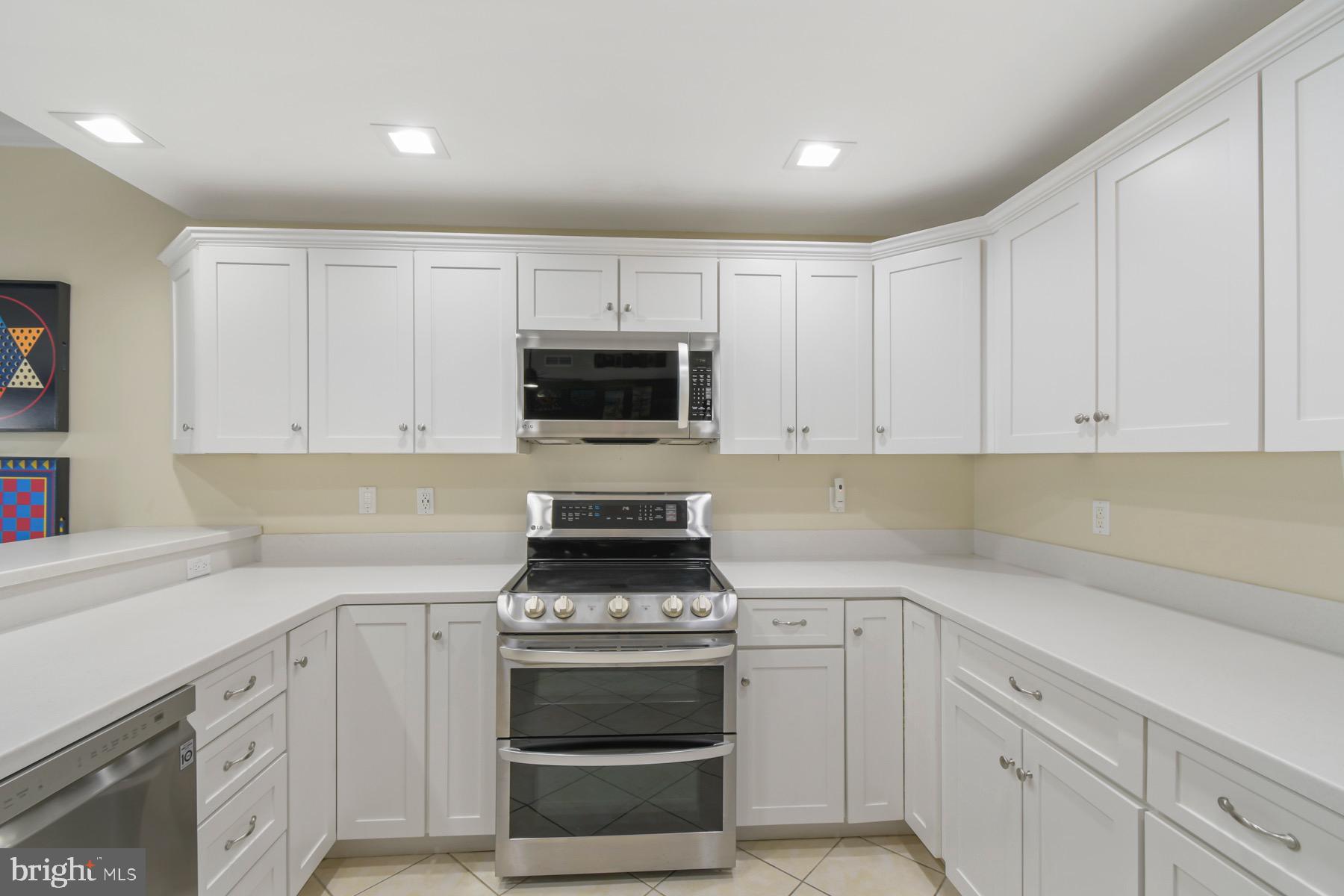 310 2nd Street, Unit 101 Ocean City, MD 21842 - Photo 8 of 37 Kitchen