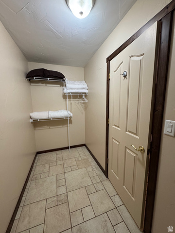 3439 Westwater Road Moab, UT 84532 - Photo 25 of 64 View of master walk in closet
