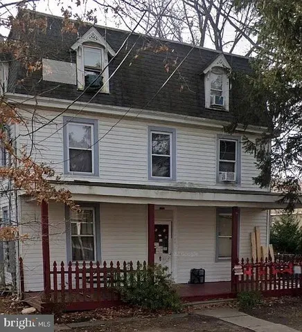 $1,550 | 212 Warren Street, Unit 6, Beverly, NJ 08010