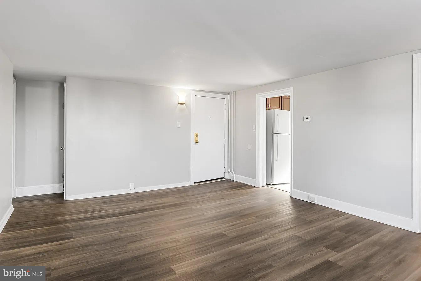 212 Warren Street, Unit 6 Beverly, NJ 08010 - Photo 2 of 11