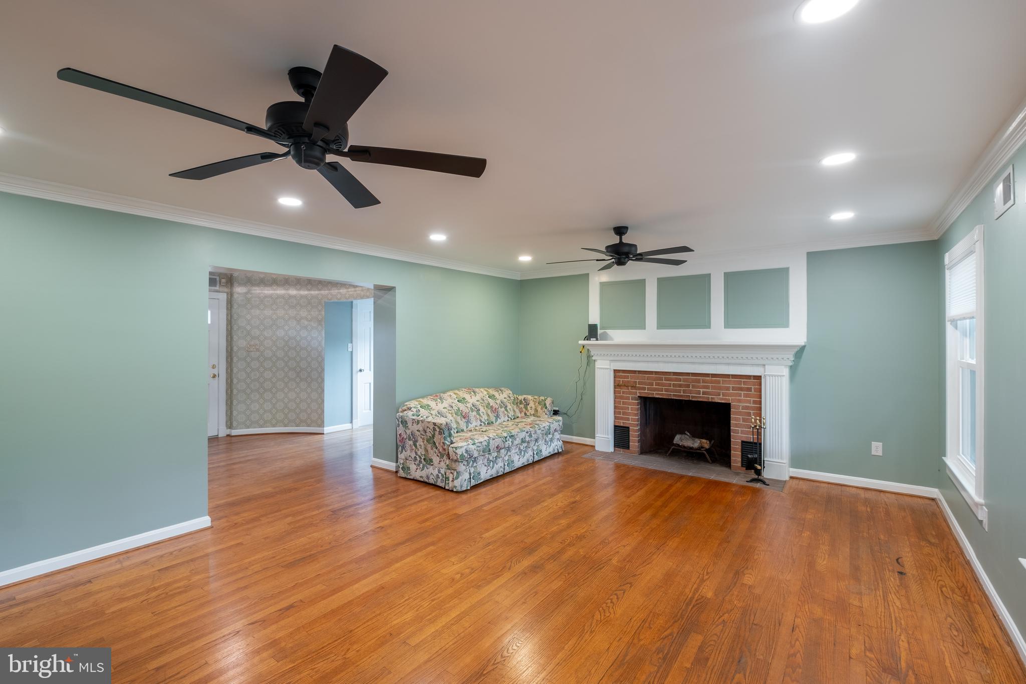 12475 Rock Point Road Newburg, MD 20664 - Photo 12 of 25 family room