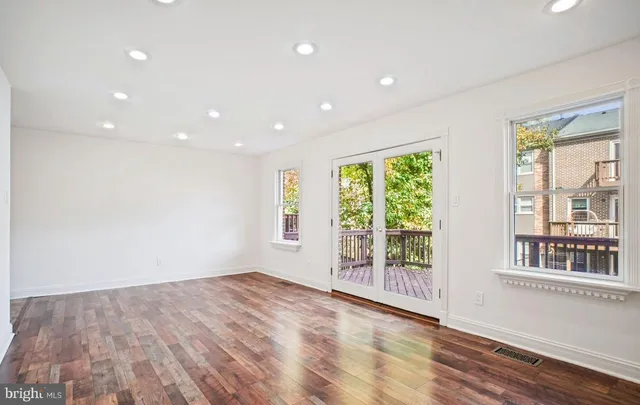 $3,300 | 5105 Overlook Park, Annandale, VA 22003