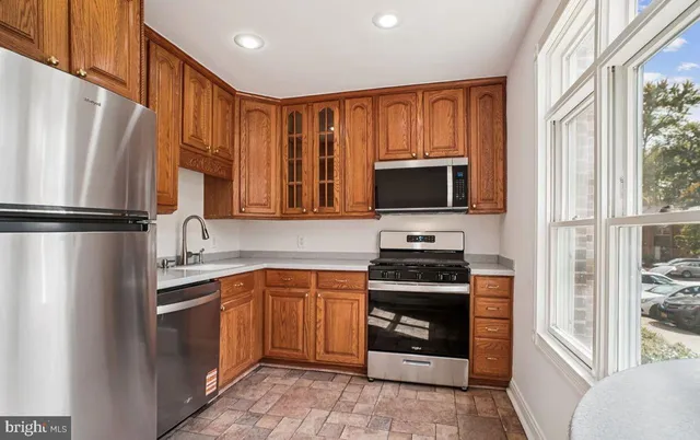 $3,300 | 5105 Overlook Park, Annandale, VA 22003