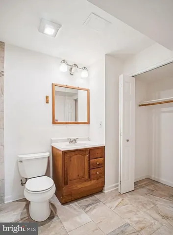 $3,300 | 5105 Overlook Park, Annandale, VA 22003