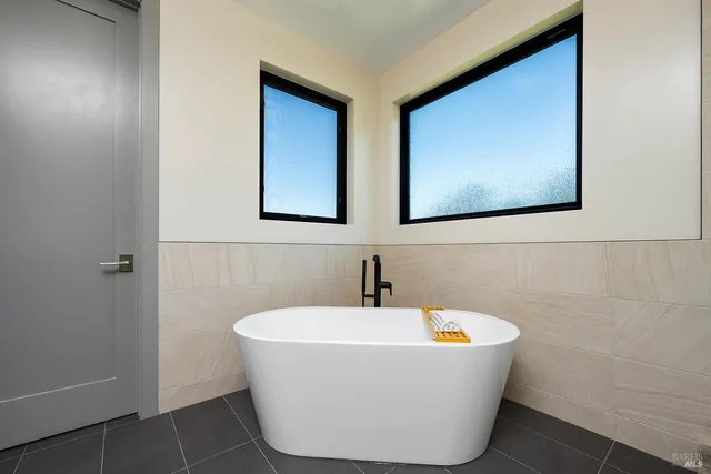 $2,985,000 | 5095 Knollwood Court, Santa Rosa, CA 95403