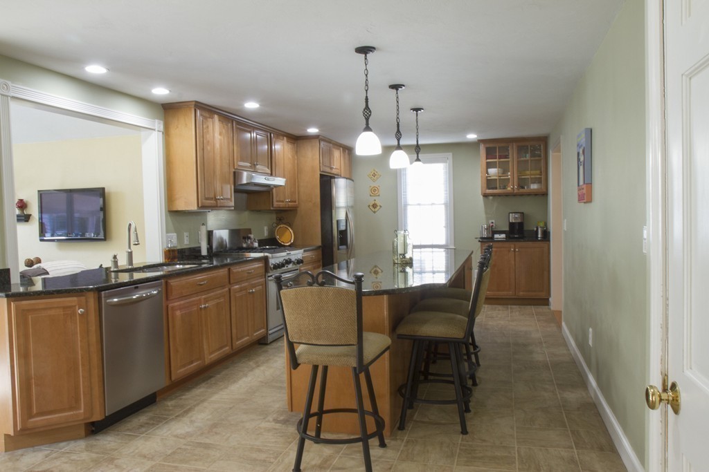 28 Fox Hill Road Shrewsbury, MA 01545 - Photo 13 of 26 Gallery Image 13