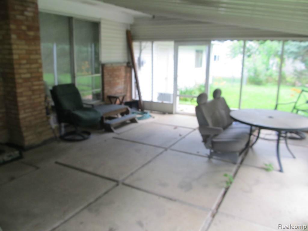 911 North Commerce Road Commerce Township, MI 48382 - Photo 15 of 16 IMG_3878.jpg
