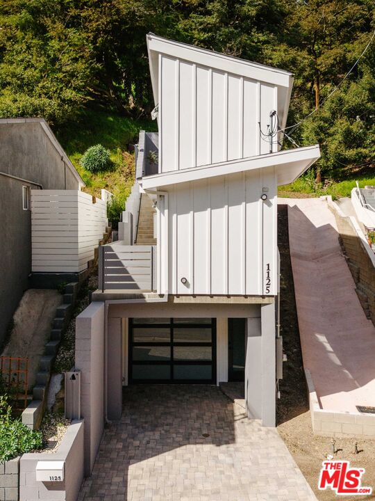 1125 North Beverly Gln Blvd