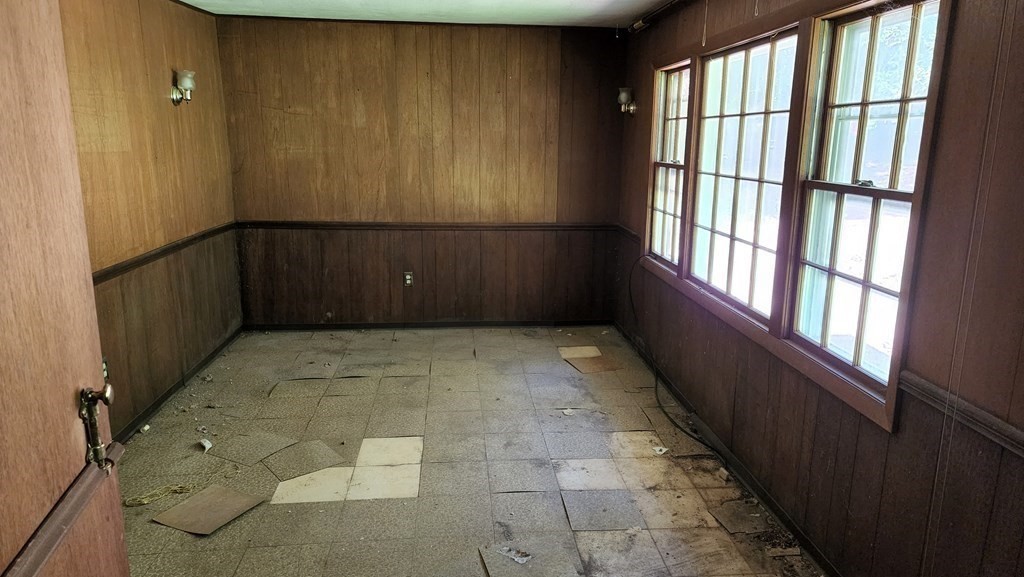 27 Janet Road Chelmsford, MA 01824 - Photo 6 of 13 a view of entryway
