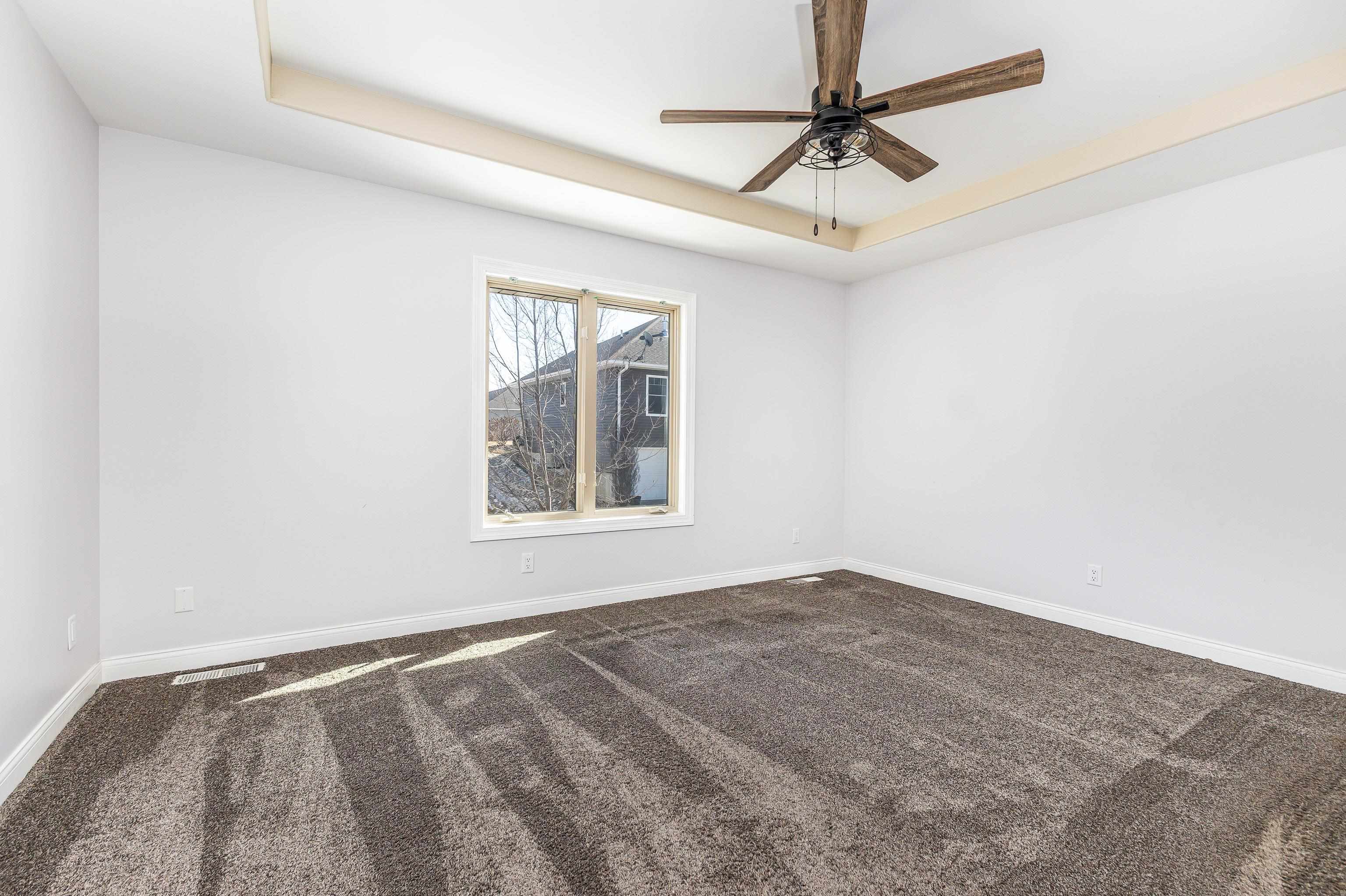 2266 Antler Ridge Drive Dubuque, IA 52002 - Photo 12 of 35 Gallery Image 12