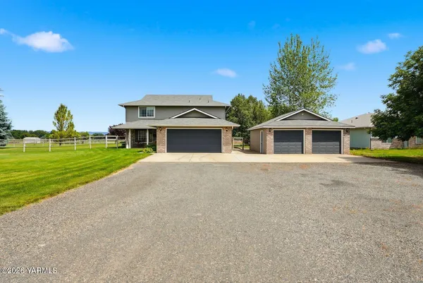 $549,900 | 3111 South 99th Avenue, Yakima, WA 98903