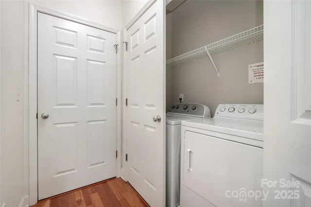 a view of bathroom with utility room