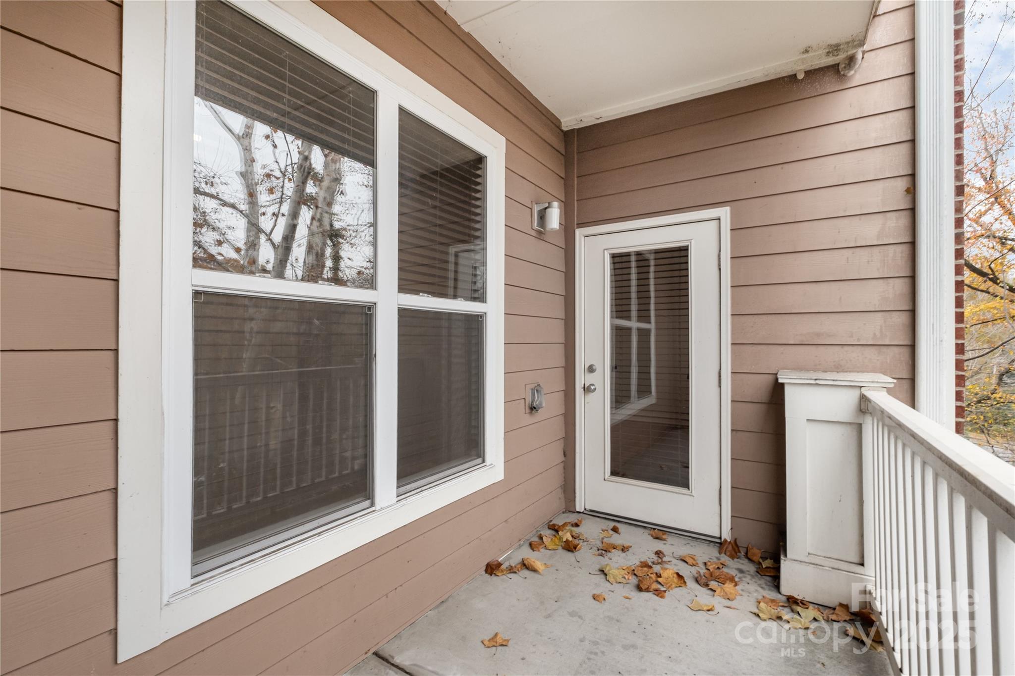 1000 East Woodlawn Road, Unit 217 Charlotte, NC 28209 - Photo 16 of 19 a front view of a house