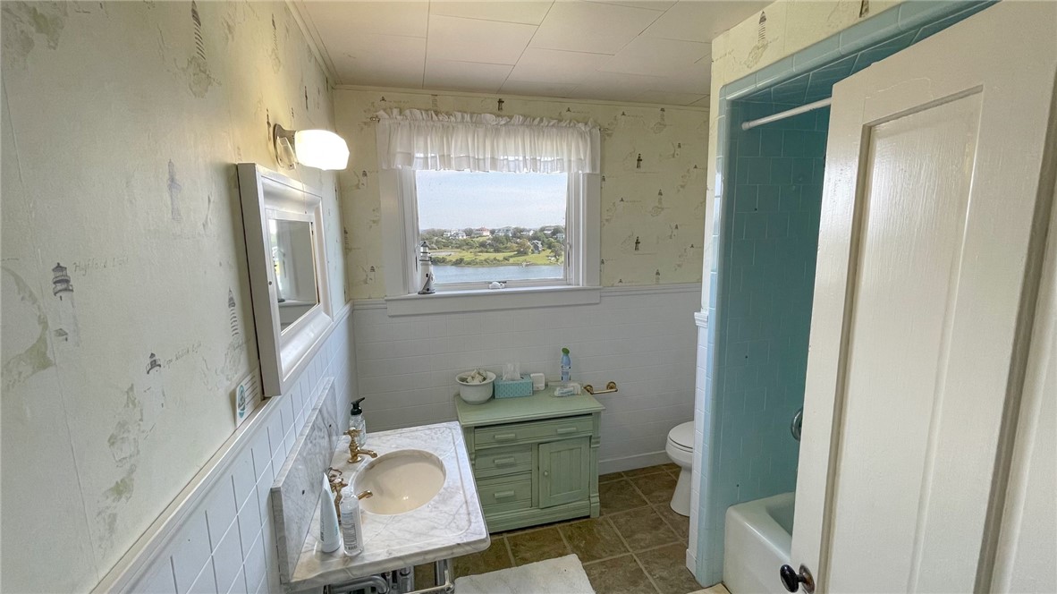 539 Center Road Block Island, RI 02807 - Photo 17 of 43 guest bathroom