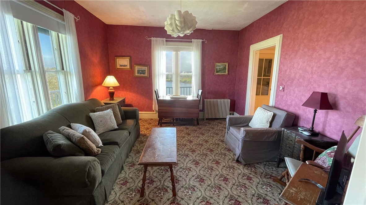 539 Center Road Block Island, RI 02807 - Photo 21 of 43 apartment living room
