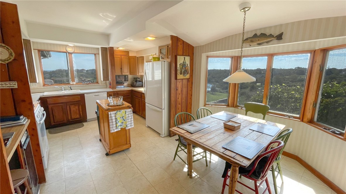 539 Center Road Block Island, RI 02807 - Photo 7 of 43 eat-in kitchen