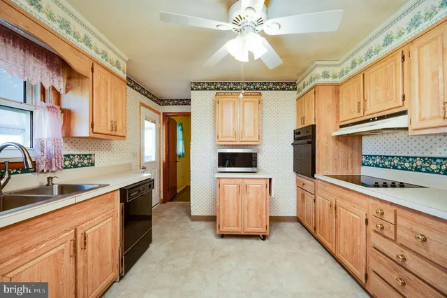 $339,900 | 52 Crystal Cave Road, Kutztown, PA 19530