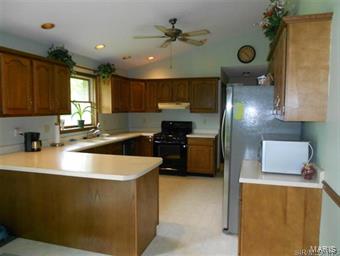 13304 Field Crest Road Highland, IL 62249 - Photo 5 of 21