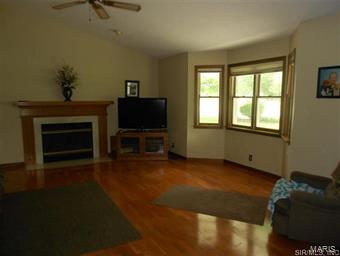 13304 Field Crest Road Highland, IL 62249 - Photo 7 of 21