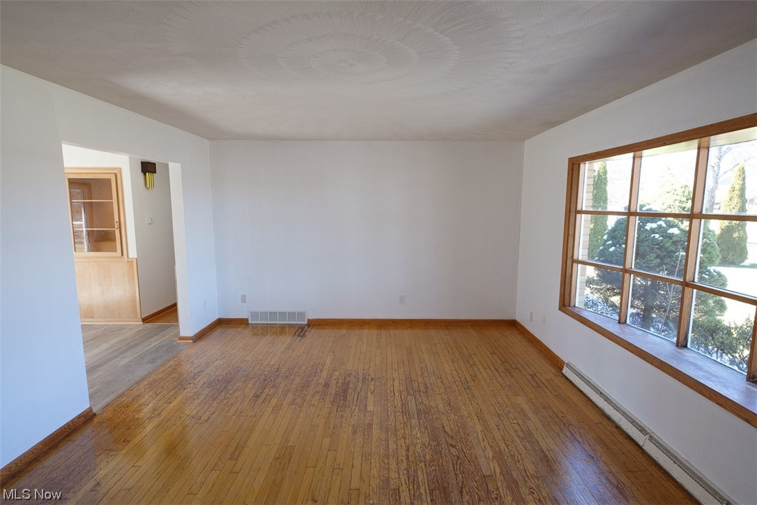 75 Trunko Road Akron, OH 44333 - Photo 3 of 19