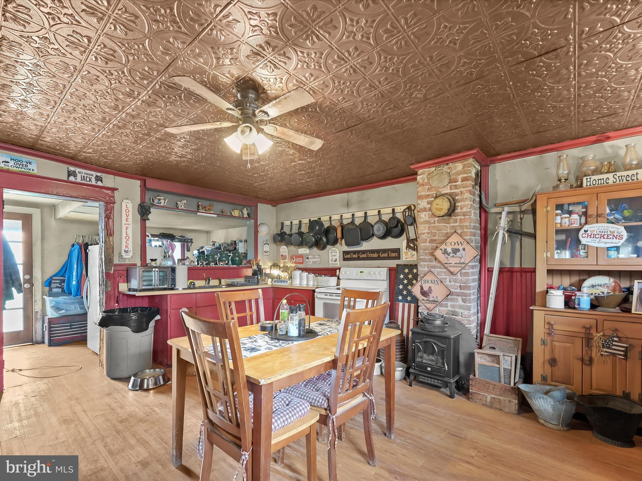 430 Bucher John Road Union Bridge, MD 21791 - Photo 22 of 40 a dining room with furniture and a chandelier