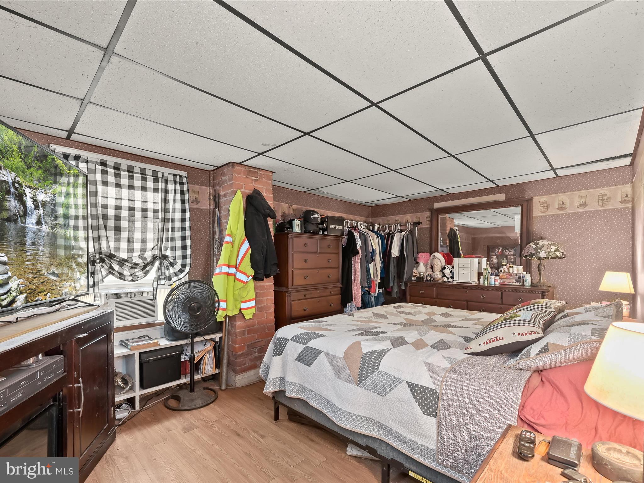 430 Bucher John Road Union Bridge, MD 21791 - Photo 28 of 40 a bedroom with a bed a desk and chair