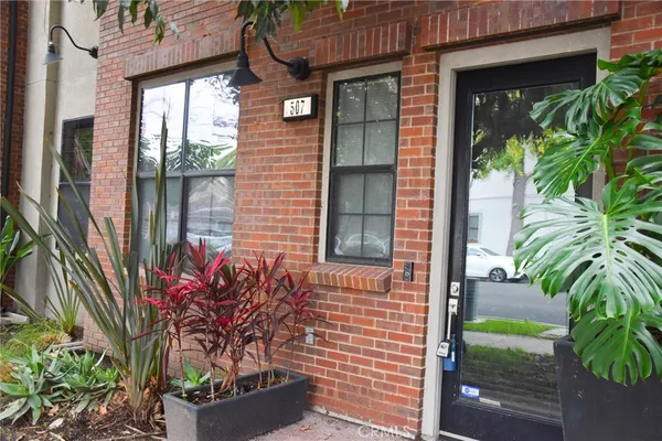 $4,195 | 507 West Maple Avenue, Orange, CA 92868