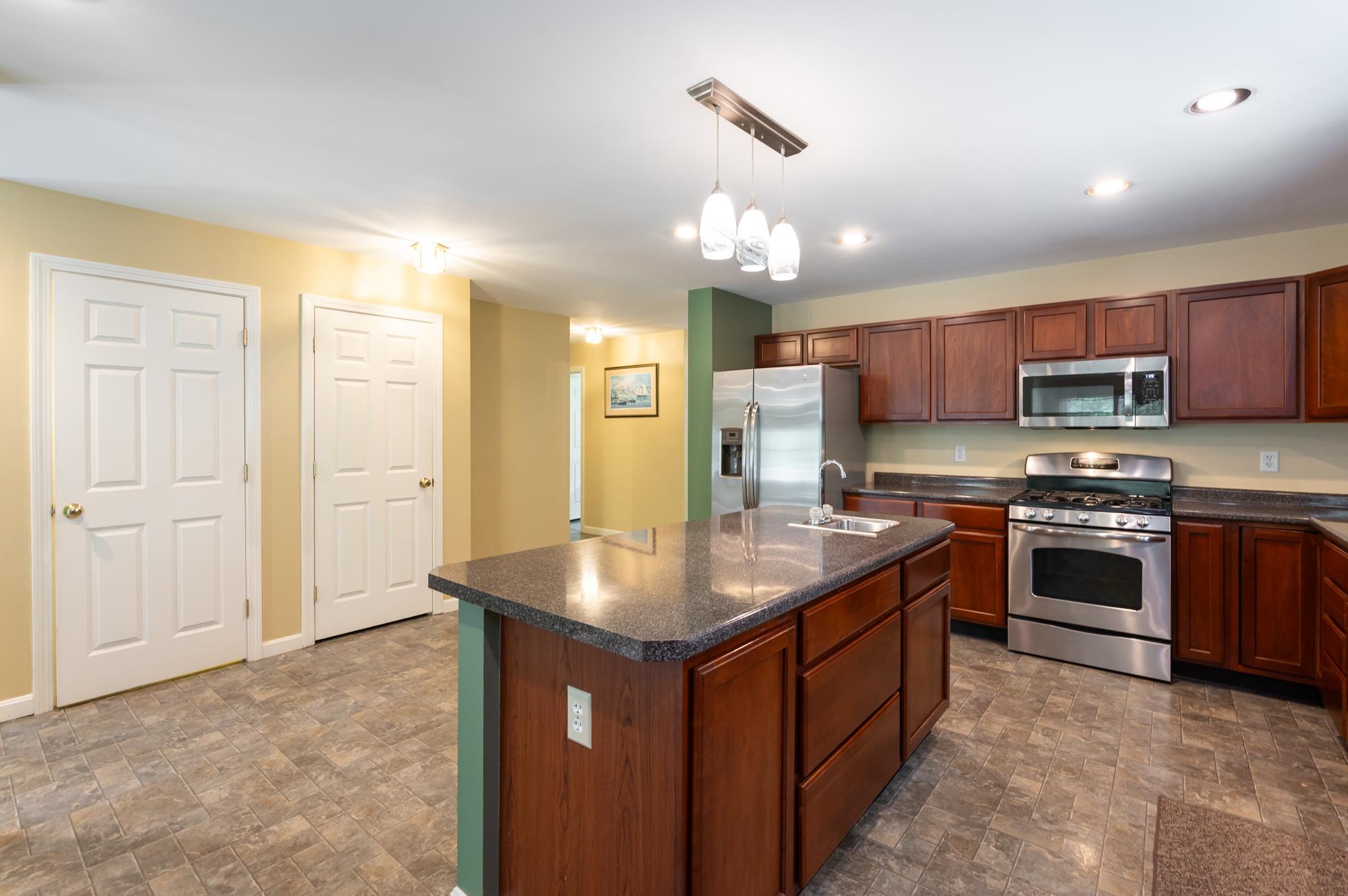 17 Riley Road Seabrook, NH 03874 - Photo 5 of 49