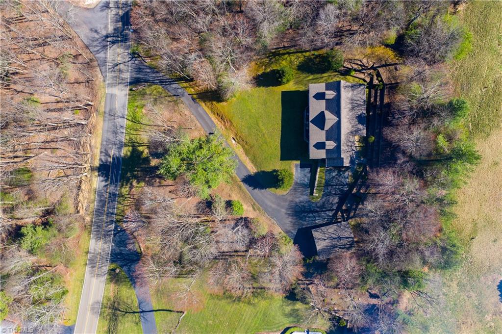 985 Country Club Road Glade Valley, NC 28627 - Photo 2 of 47 Gallery Image 2