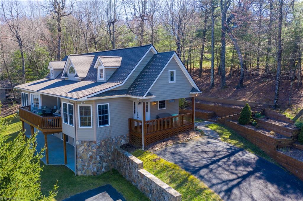 985 Country Club Road Glade Valley, NC 28627 - Photo 3 of 47 Gallery Image 3