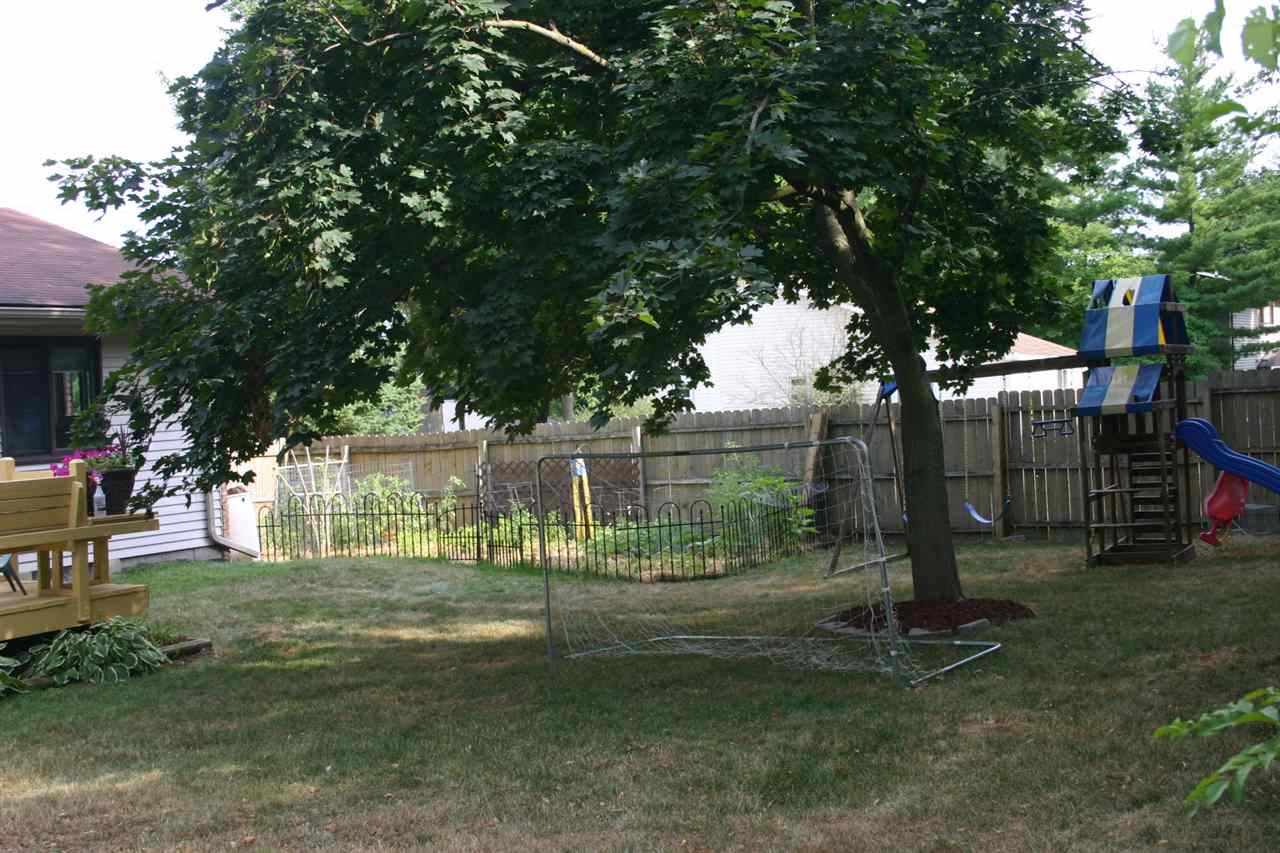 2890 Harvey Street Rochester, MI 48309 - Photo 26 of 42 31300147-26.JPG