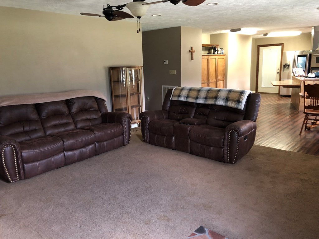 51 Dinan Salem Road Tylertown, MS 39667 - Photo 4 of 19 LIVING ROOM