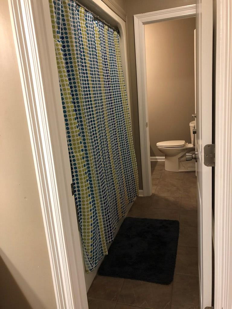 51 Dinan Salem Road Tylertown, MS 39667 - Photo 10 of 19 6FT TUB SHOWER UNIT BETWEEN 2 1/2 BATHS