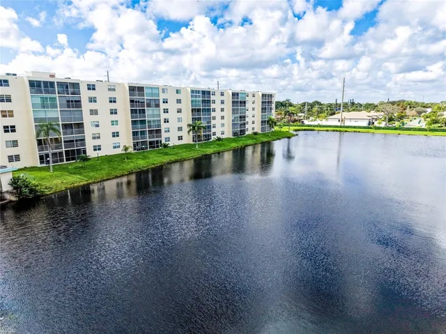 $227,500 | 301 Southeast 3rd Street, Unit 309, Dania Beach, FL 33004