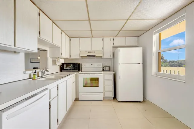 $227,500 | 301 Southeast 3rd Street, Unit 309, Dania Beach, FL 33004