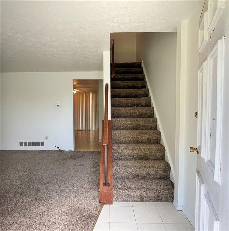 1003 Countryside Drive McKees Rocks, PA 15136 - Photo 4 of 35 Gallery Image 4